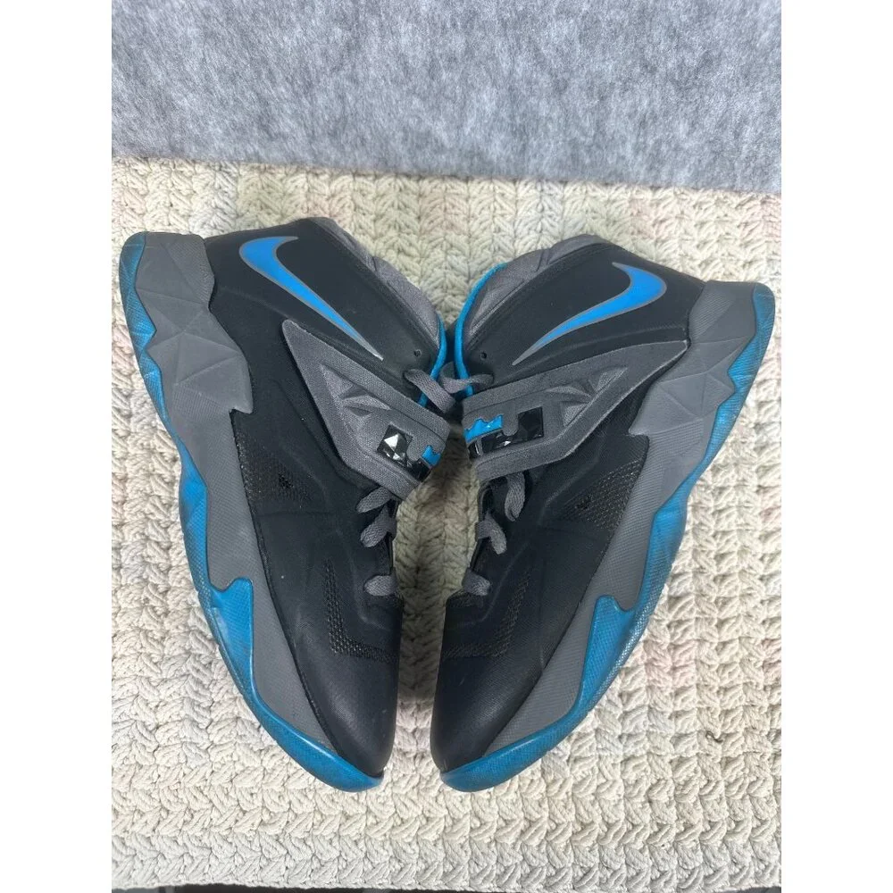 Nike Lebron Soldier VIII BG Boys Basketball Shoes Sz 5.5Y Black/Blue/Gray Pre-Ow
